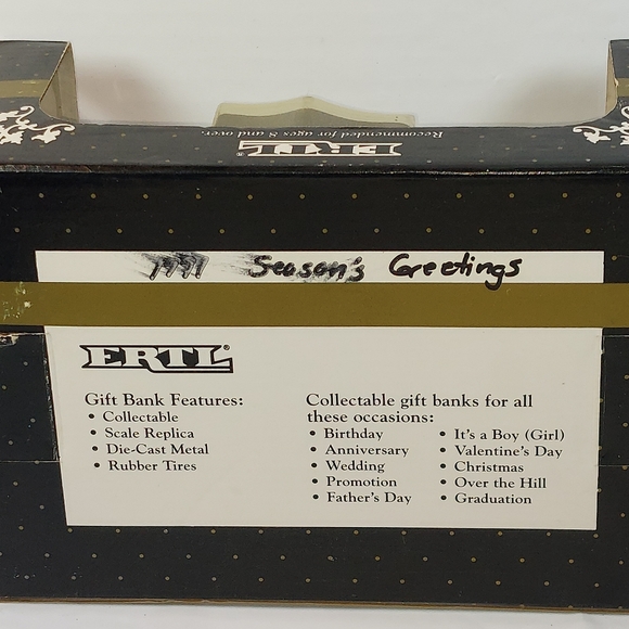 Ertl 1:25 1991 Ford Model T Runabout Car Christmas Locking Coin Bank Toy 9290 - Picture 5 of 7